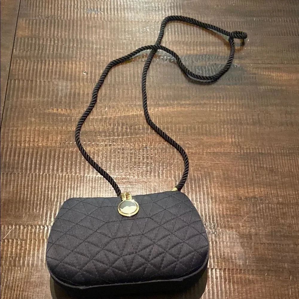 Vintage Elan Elegant Black Quilted Shoulder Bag Gold Accent